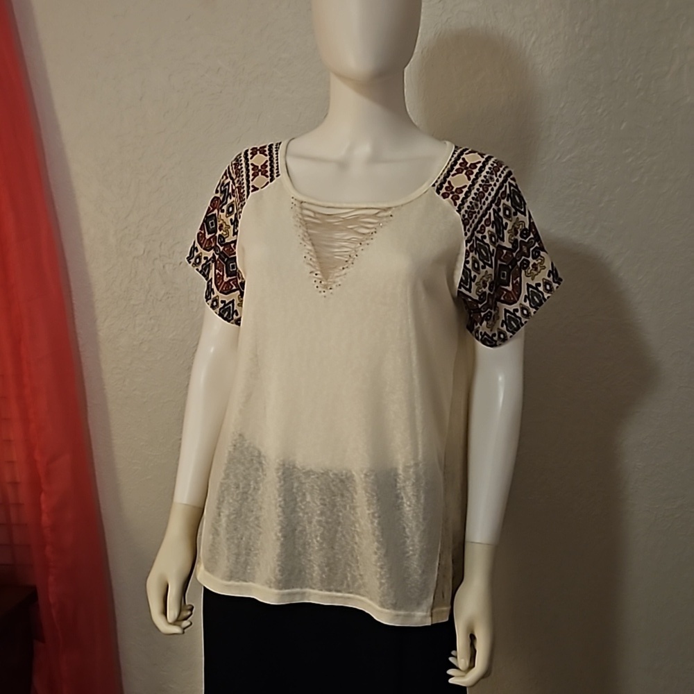 MISS ME Aztec Southwestern Beaded V-Neck Short Sleeve Burnout Blouse - Picture 3 of 9